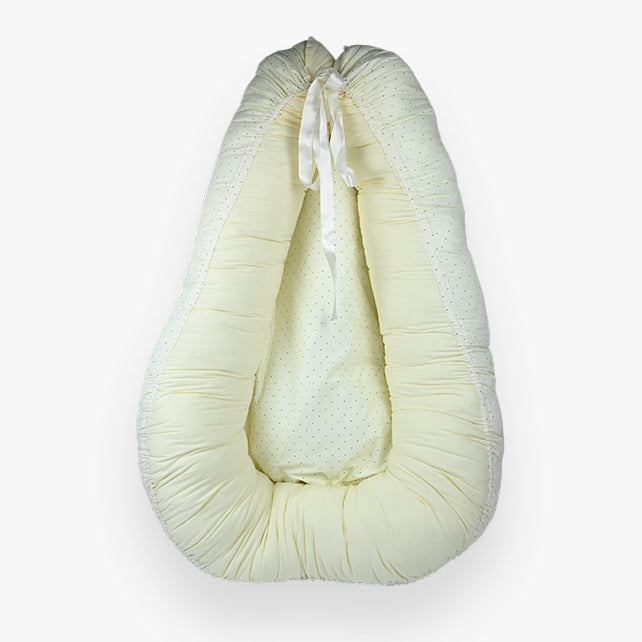 Bebi gnijezdo u bež boji za udoban i siguran san 