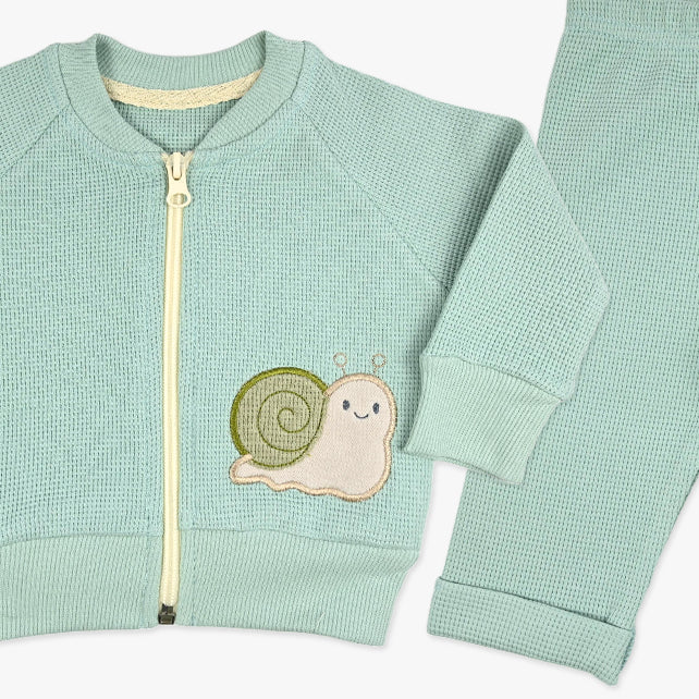 Baby snail komplet za bebe od waffle pamuka sa vezenom aplikacijom puža u mint boji 